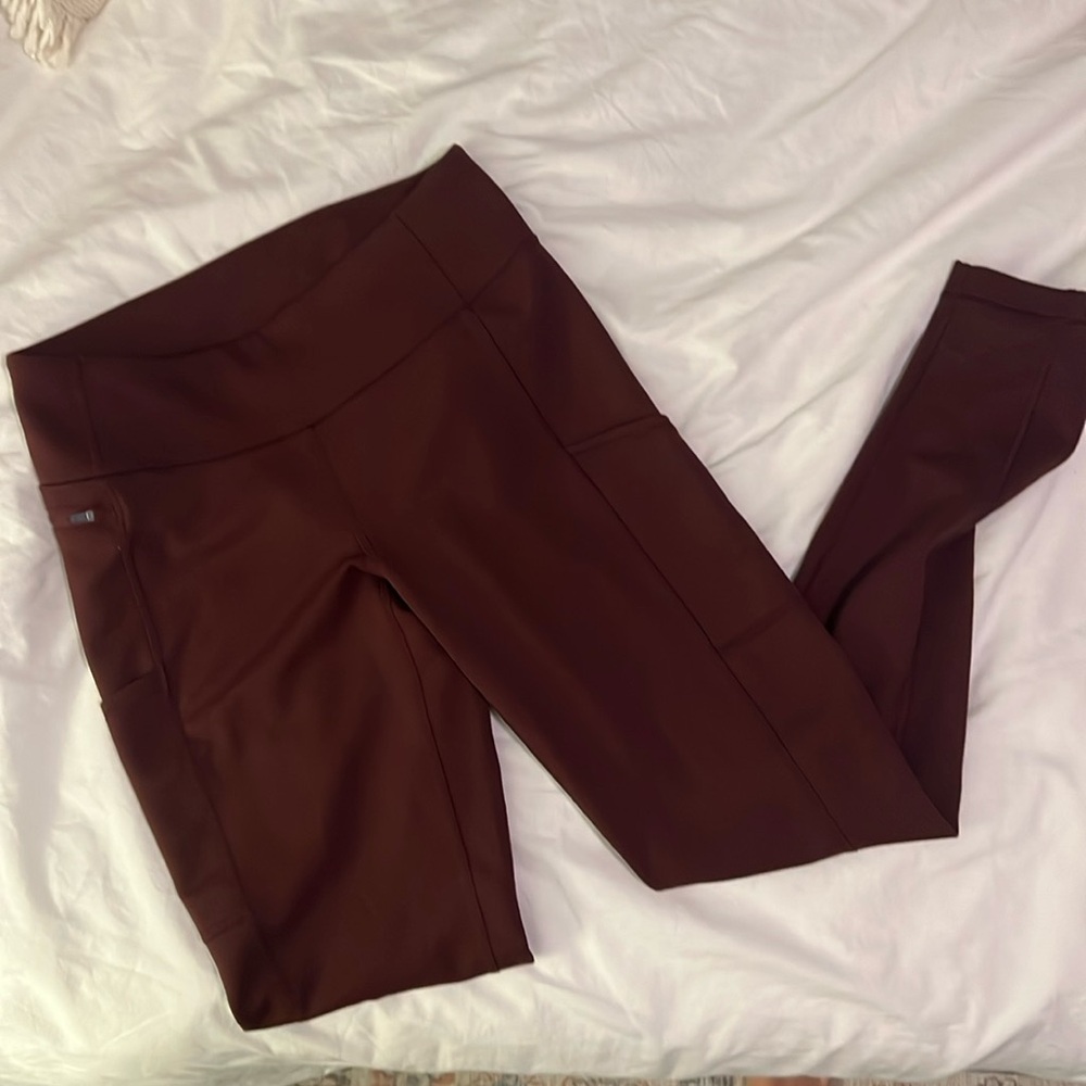 Patagonia zippered pocket legging